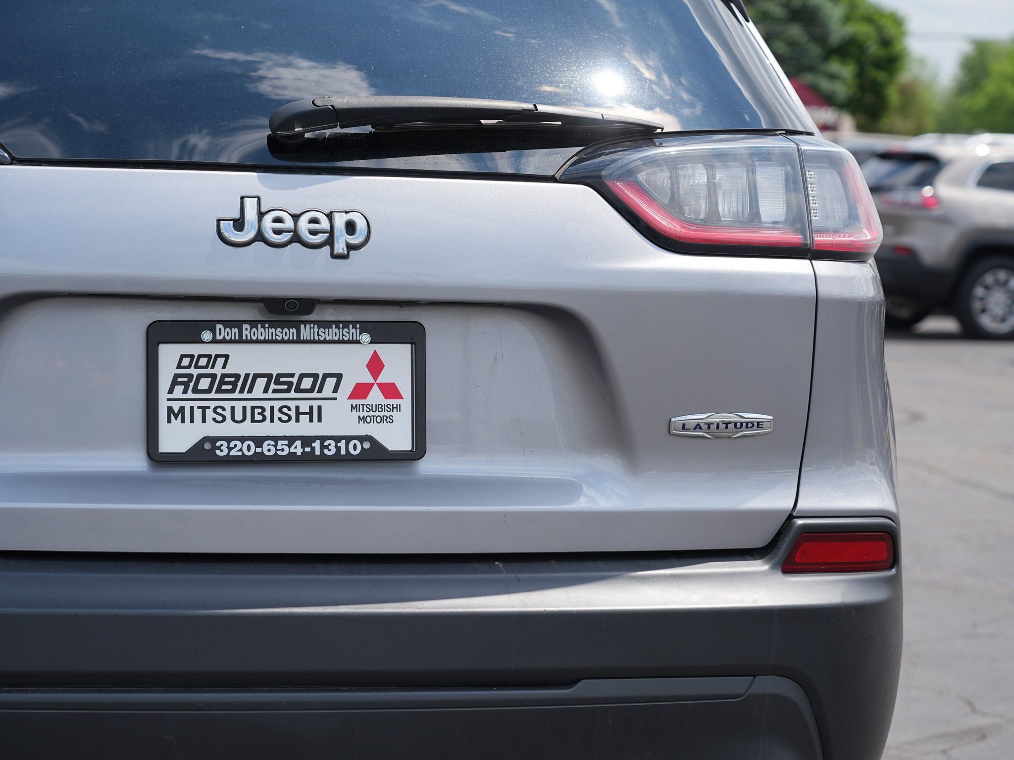 Used 2019 Jeep Cherokee Latitude w/ Popular Appearance Group AWD/4WD image 11
