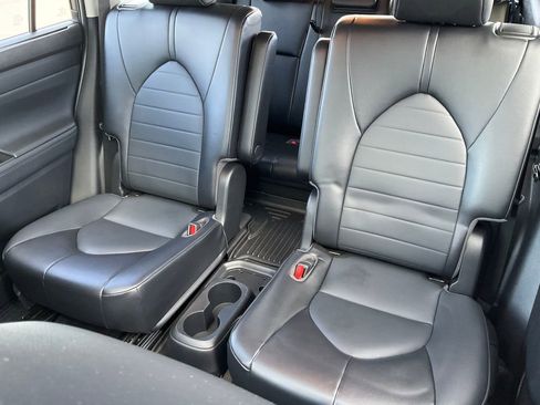 Used 2022 Toyota Highlander XLE image 22