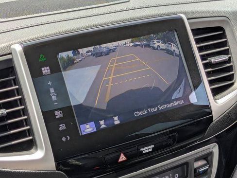 Used 2016 Honda Pilot Touring image 19