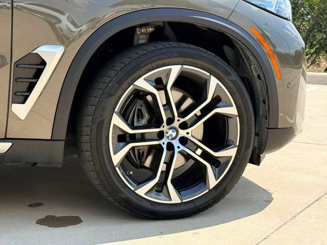 Used 2025 BMW X5 xDrive40i AWD/4WD image 15