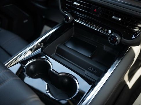 New 2026 Chevrolet Suburban High Country image 29