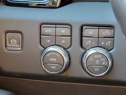 Used 2023 GMC Sierra 1500 AT4 w/ AT4 Premium Package AWD/4WD image 14
