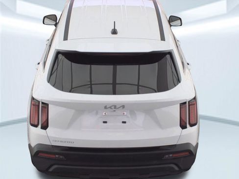 Used 2023 Kia Sorento LX image 14