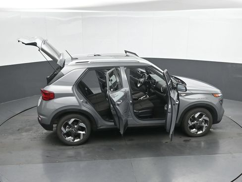 Certified 2023 Hyundai Venue SEL FWD image 50