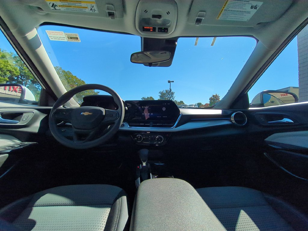 Used 2026 Chevrolet Trax LT FWD image 25