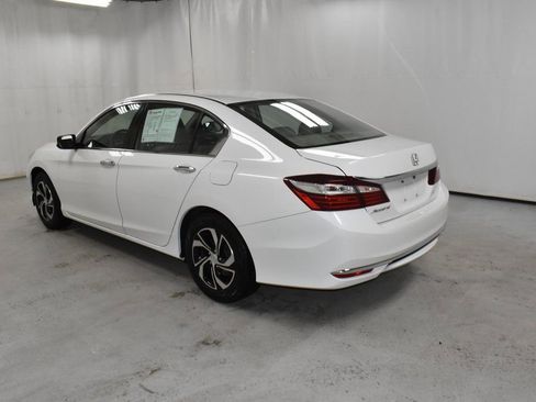 Used 2017 Honda Accord LX image 7
