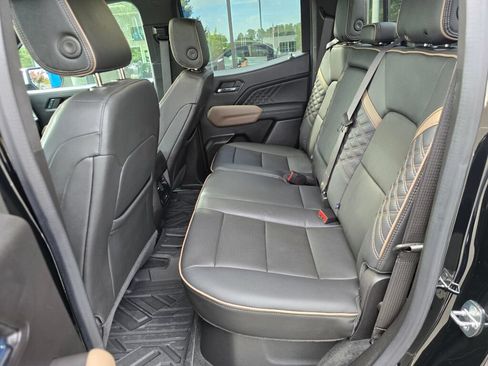 Used 2023 GMC Canyon Denali w/ Denali Black Edition AWD/4WD image 13