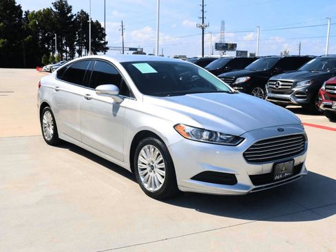 Used 2016 Ford Fusion SE image 6