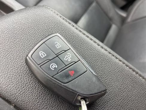Used 2024 GMC Sierra 1500 SLT RWD image 28