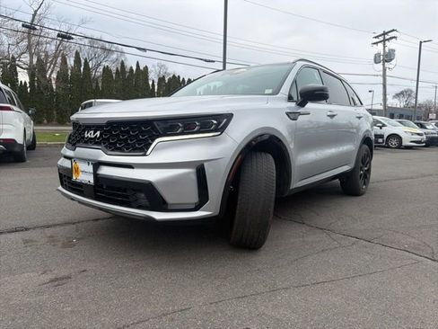 Certified 2022 Kia Sorento SX image 7