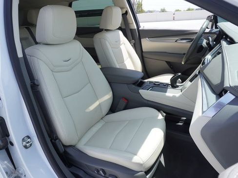 Used 2024 Cadillac XT5 Premium Luxury w/ Technology Package FWD image 12