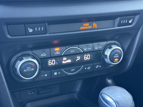 Used 2018 MAZDA MAZDA3 Touring image 20