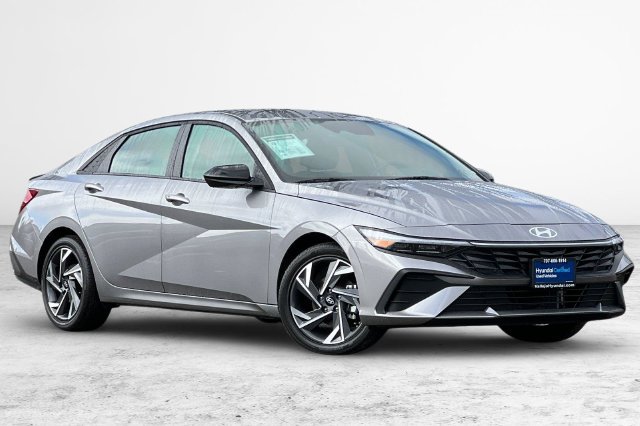 Certified 2025 Hyundai Elantra SEL FWD image 1