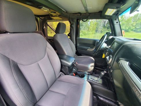 Used 2015 Jeep Wrangler Sport AWD/4WD image 21