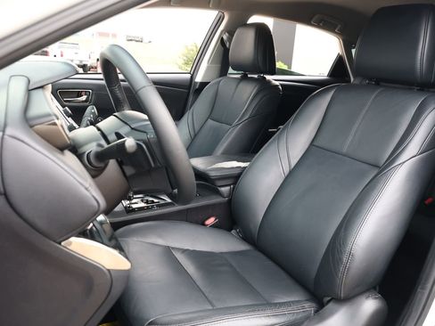 Used 2017 Toyota Avalon XLE w/ Carpet Mat Package FWD image 26