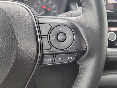 Certified 2025 Toyota Corolla SE image 29