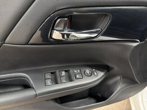 Used 2015 Honda Accord Sport image 16