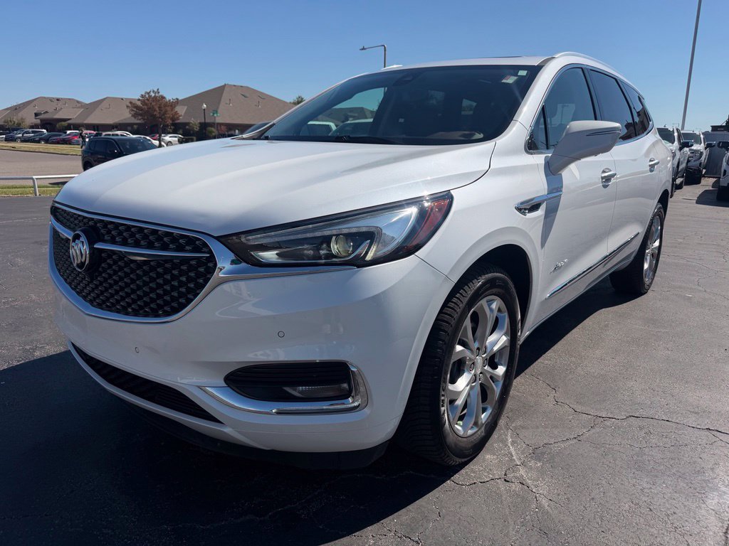 Used 2020 Buick Enclave Avenir w/ Avenir Technology Package AWD/4WD image 10