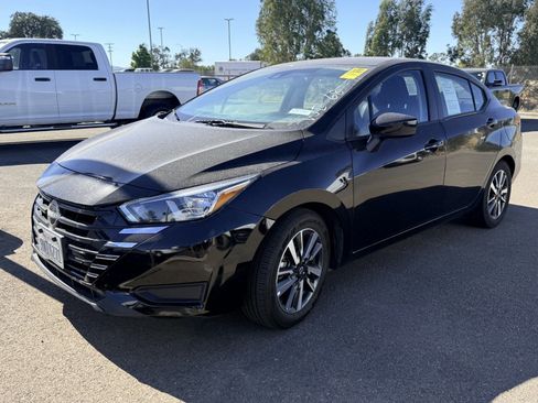 Used 2024 Nissan Versa SV FWD image 3
