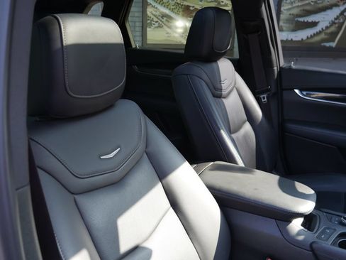 Used 2022 Cadillac XT5 Premium Luxury FWD image 12