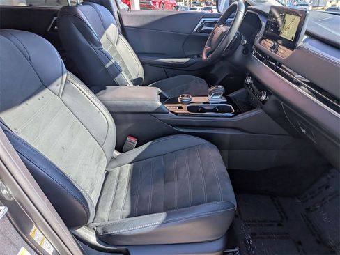 Used 2025 Mitsubishi Outlander SE image 32