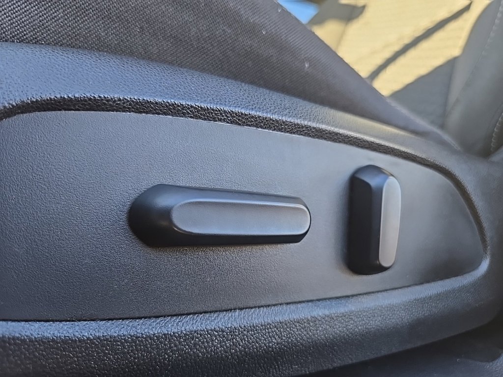 Used 2018 GMC Acadia SLE w/ LPO, Floor Liner Package AWD/4WD image 29