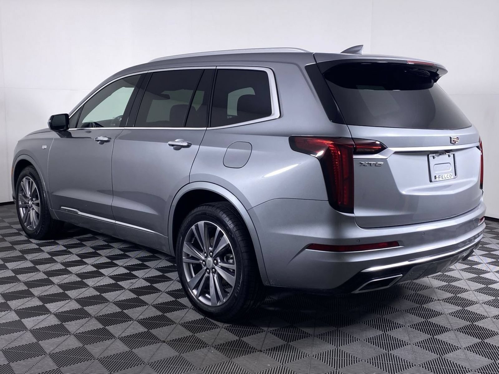 Certified 2025 Cadillac XT6 Premium Luxury FWD image 20