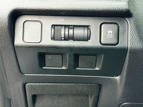 Used 2017 Subaru Crosstrek 2.0i Premium image 31