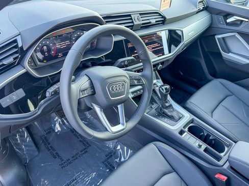 New 2025 Audi Q3 2.0T Premium image 12