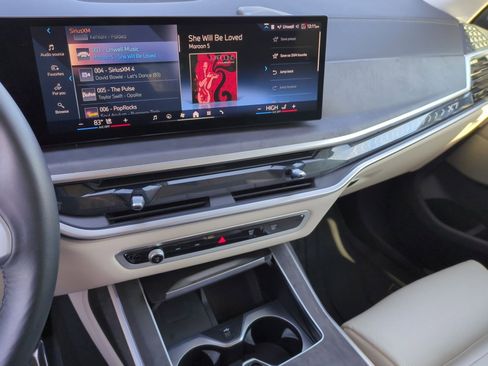 Used 2025 BMW X7 xDrive40i image 28