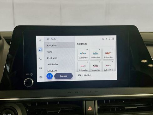 Used 2024 Toyota Prius LE FWD image 21
