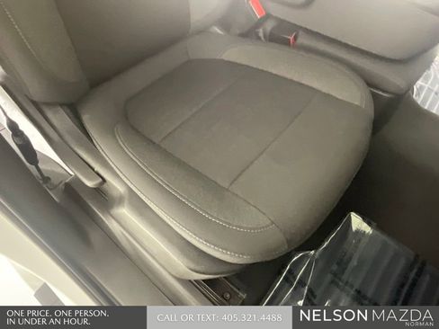 Used 2021 Chevrolet Silverado 1500 LT AWD/4WD image 27