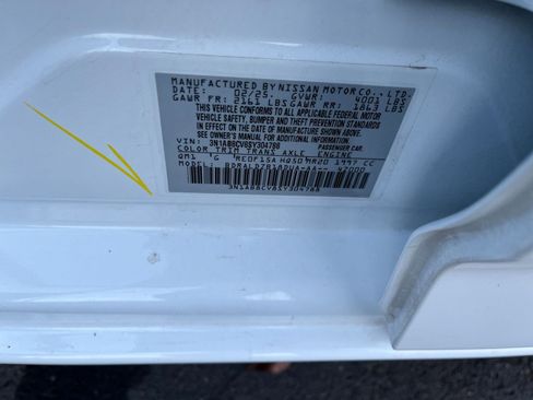 Used 2025 Nissan Sentra SV image 27