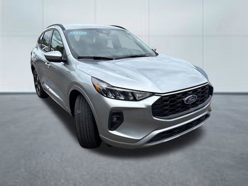 Used 2023 Ford Escape ST-Line Select w/ Tech Pack #2 AWD/4WD image 5