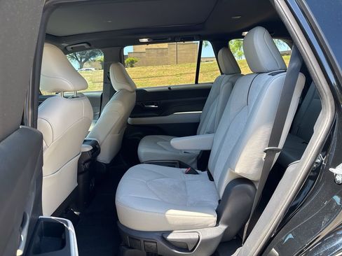 Certified 2024 Toyota Grand Highlander AWD Hybrid image 12