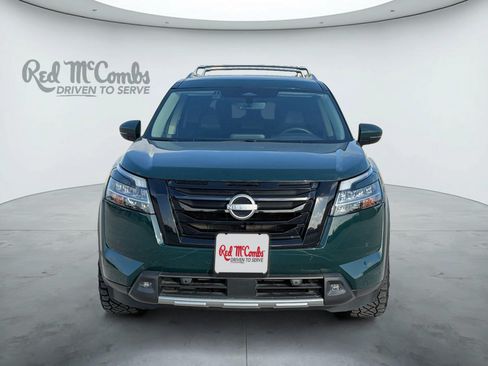 Used 2024 Nissan Pathfinder SL w/ Black Appearance Package FWD image 2