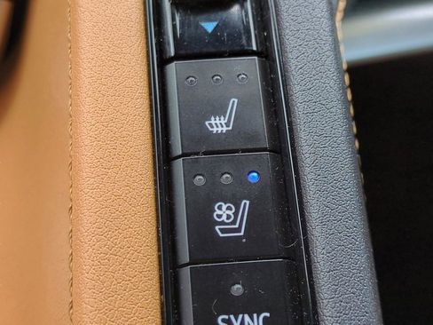 Used 2023 Chevrolet Corvette Z06 RWD image 16