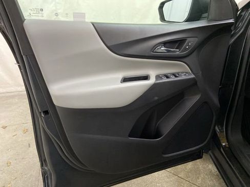 Used 2019 Chevrolet Equinox LS AWD/4WD image 31