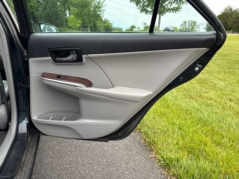 Used 2012 Toyota Camry XLE FWD image 16