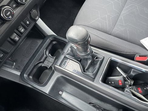 Used 2019 Toyota Tacoma TRD Sport image 21