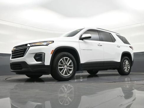 Used 2023 Chevrolet Traverse LT image 24