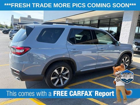 Used 2025 Honda Pilot Touring image 4