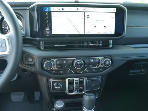 New 2026 Jeep Wrangler Unlimited Sahara AWD/4WD image 25