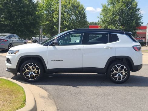 Used 2025 Jeep Compass Limited AWD/4WD image 6