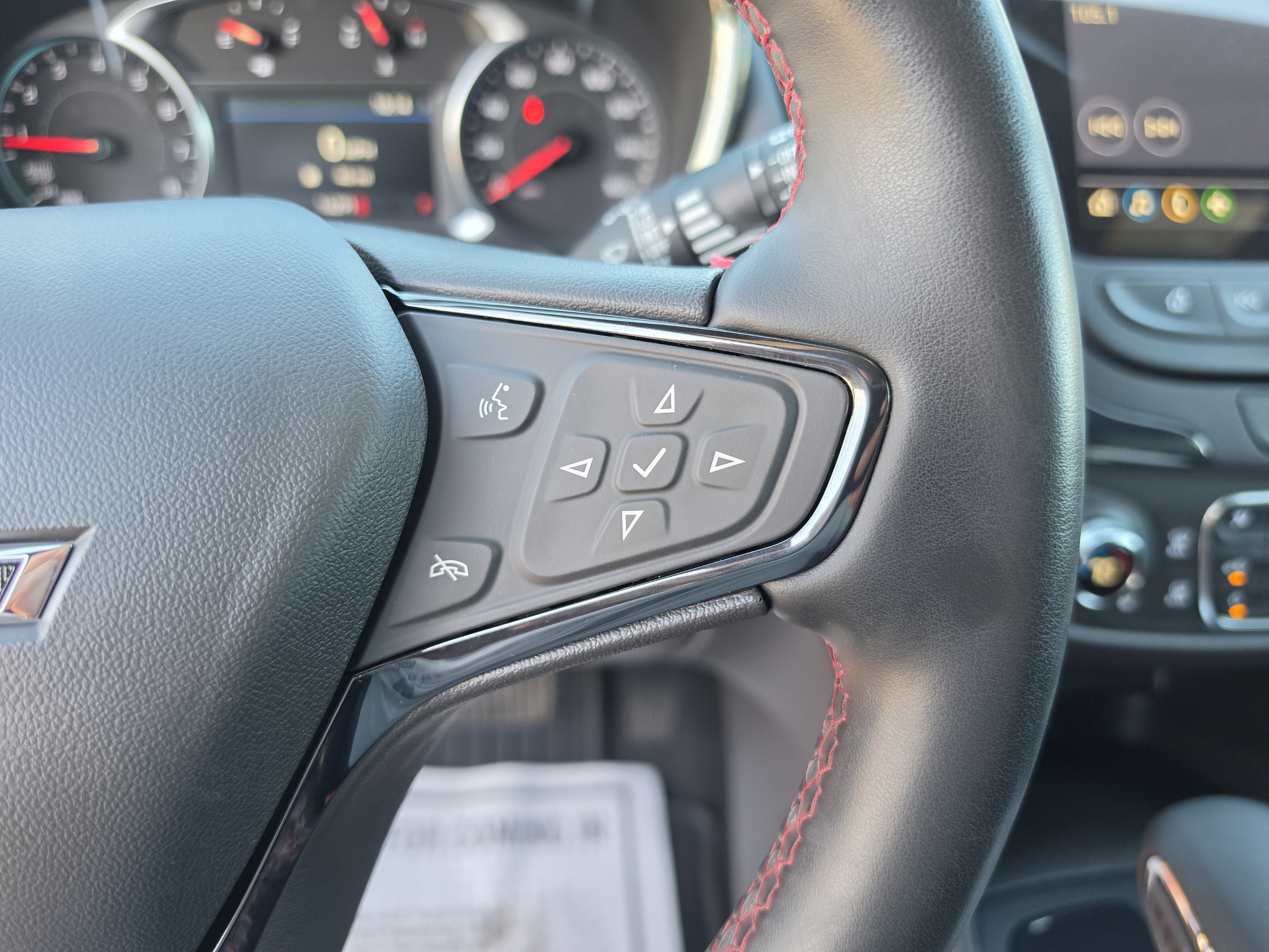 Used 2024 Chevrolet Equinox RS w/ RS Leather Package FWD image 31