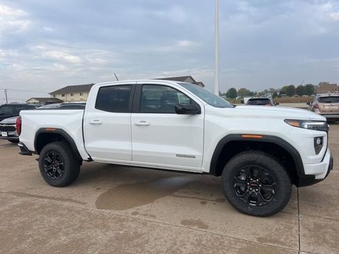 New 2025 GMC Canyon Elevation w/ Convenience Package image 2