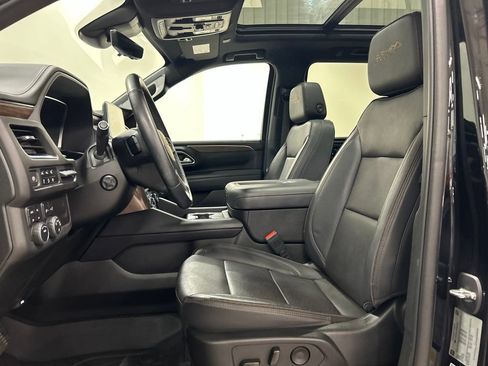 Used 2023 Chevrolet Suburban High Country AWD/4WD image 11