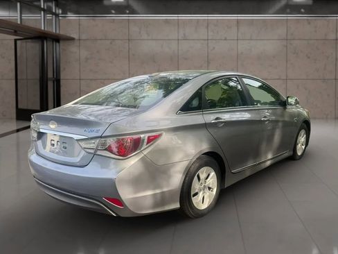 Used 2014 Hyundai Sonata Hybrid image 6