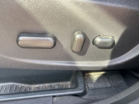 Used 2018 Ford Escape SE image 20