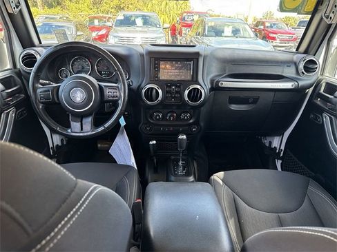 Used 2018 Jeep Wrangler Unlimited Sahara image 21